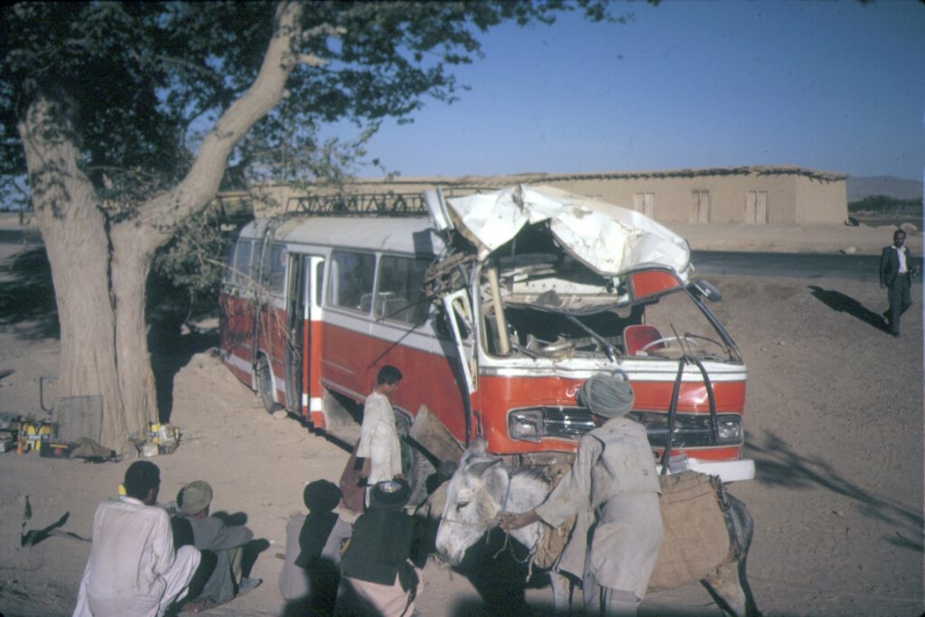 128 Afghan bus crash