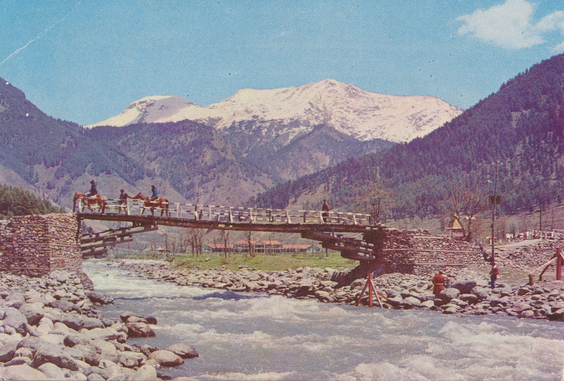 256b these bridges dismantled to stop pilgrims Kashmir Pahalgam