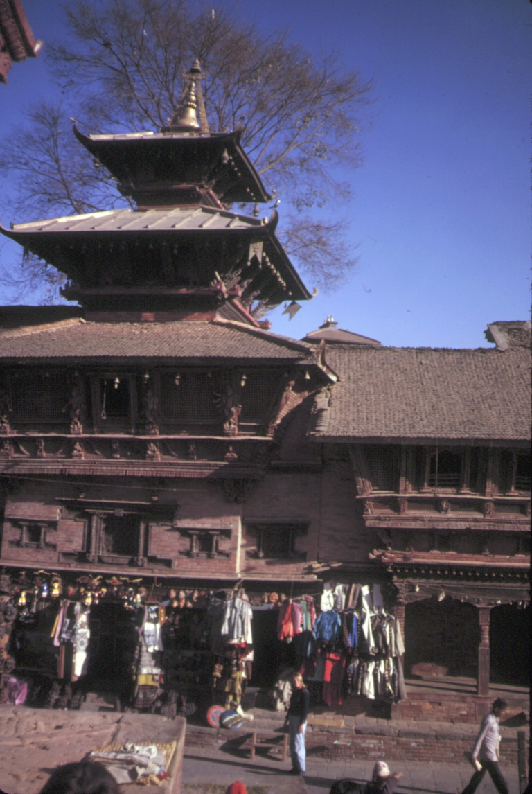 377 Katmandu Patan wood temple